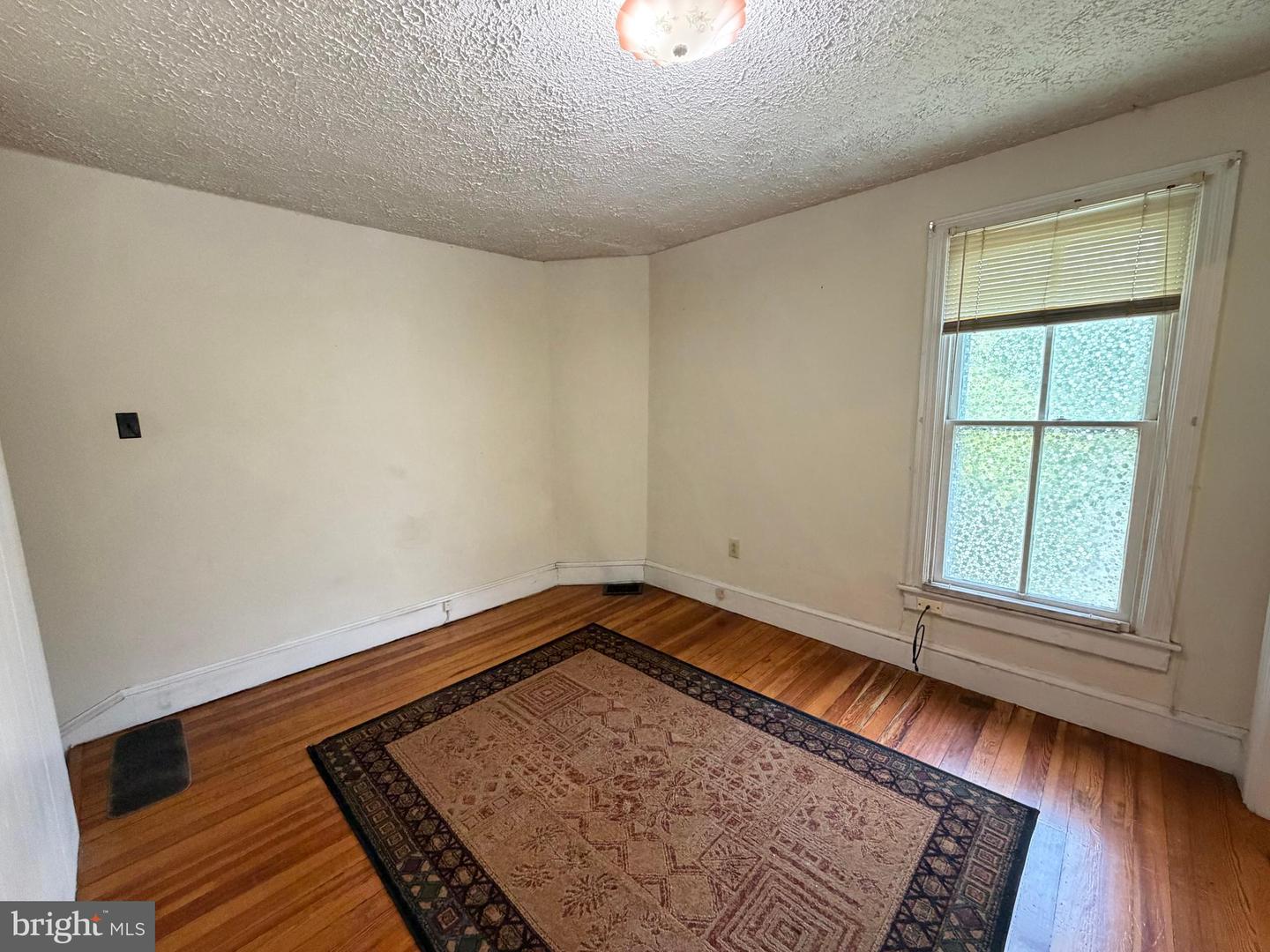 508 W Burke St Property Photo 25