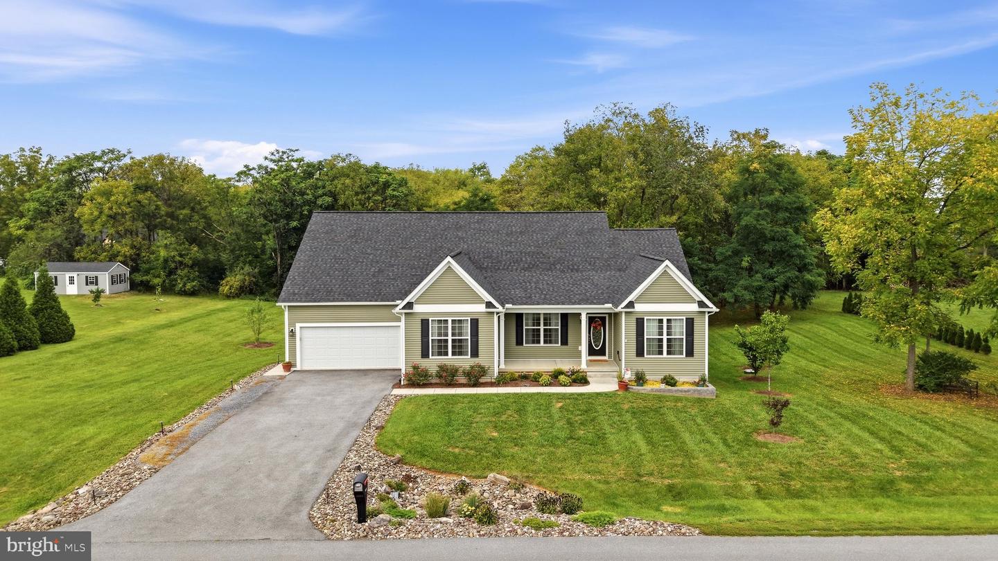 260 Stormfield Dr E Property Photo 1