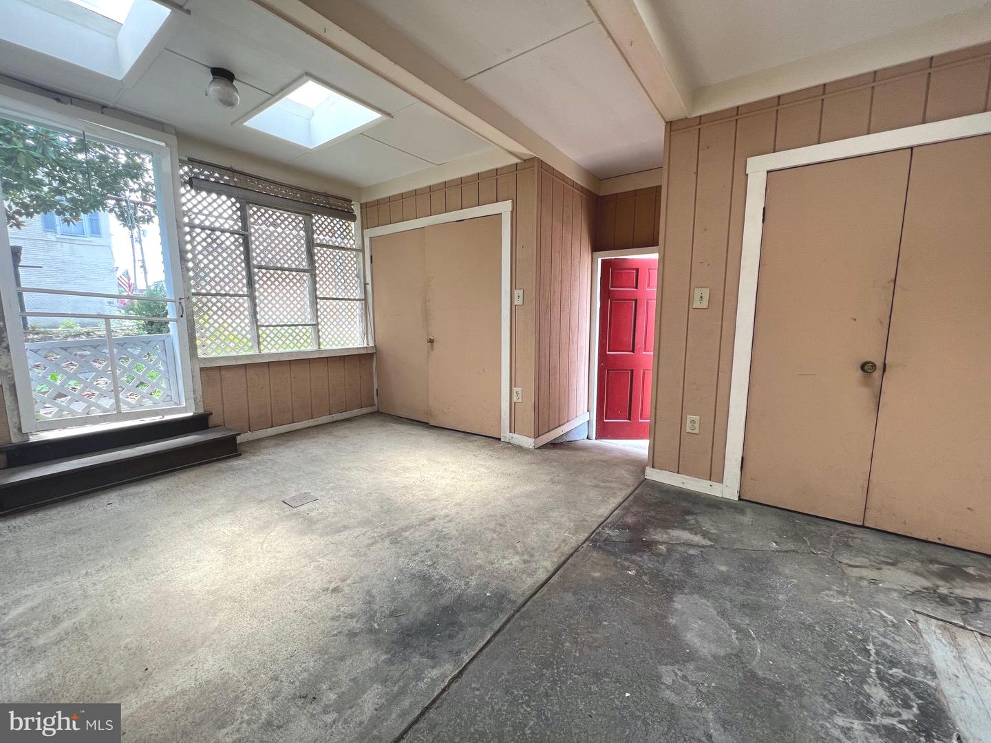 202 E Martin St Property Photo 4