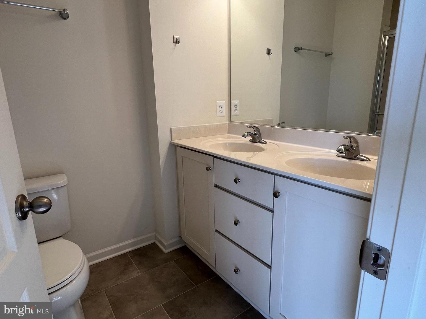 220 Charterhouse St Property Photo 13