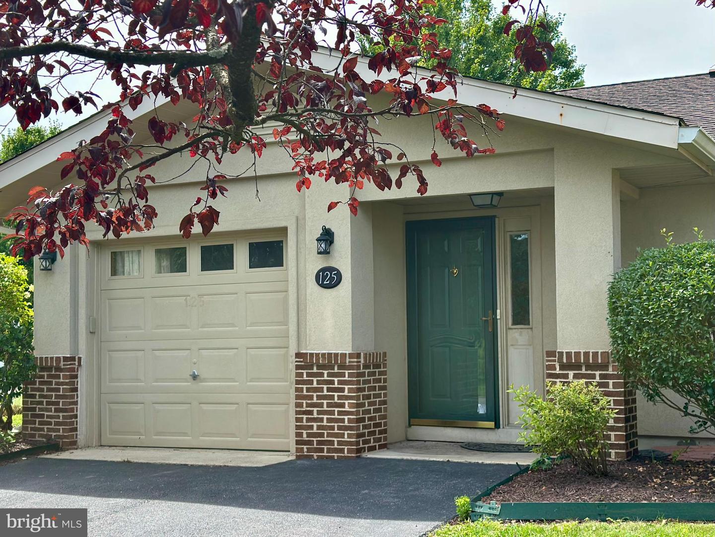 125 Arrowhead Rdg Property Photo 2