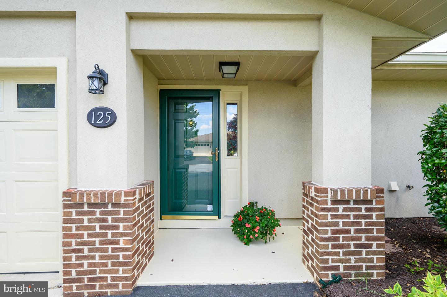 125 Arrowhead Rdg Property Photo 3