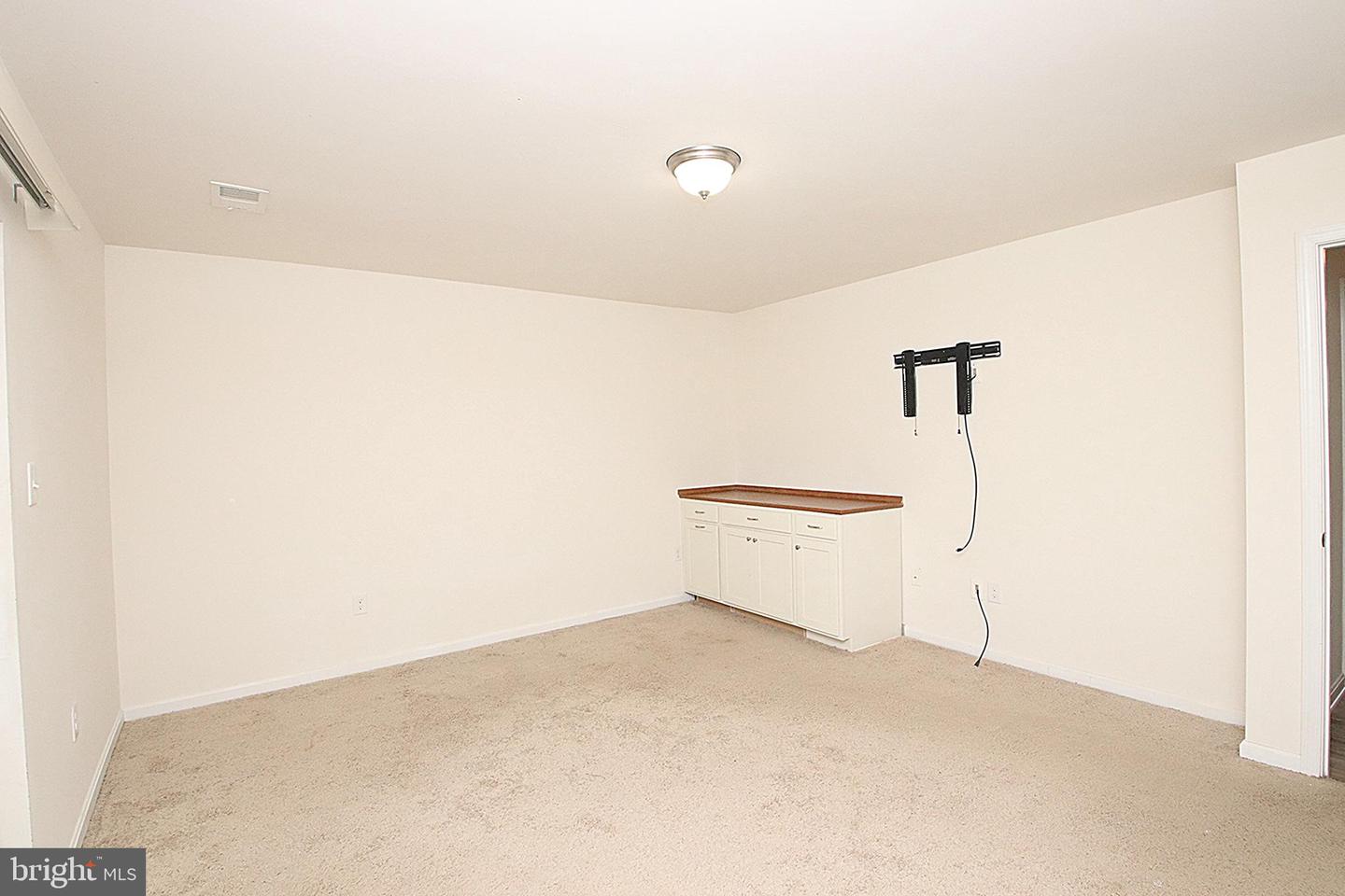 185 Magellan Dr Property Photo 7