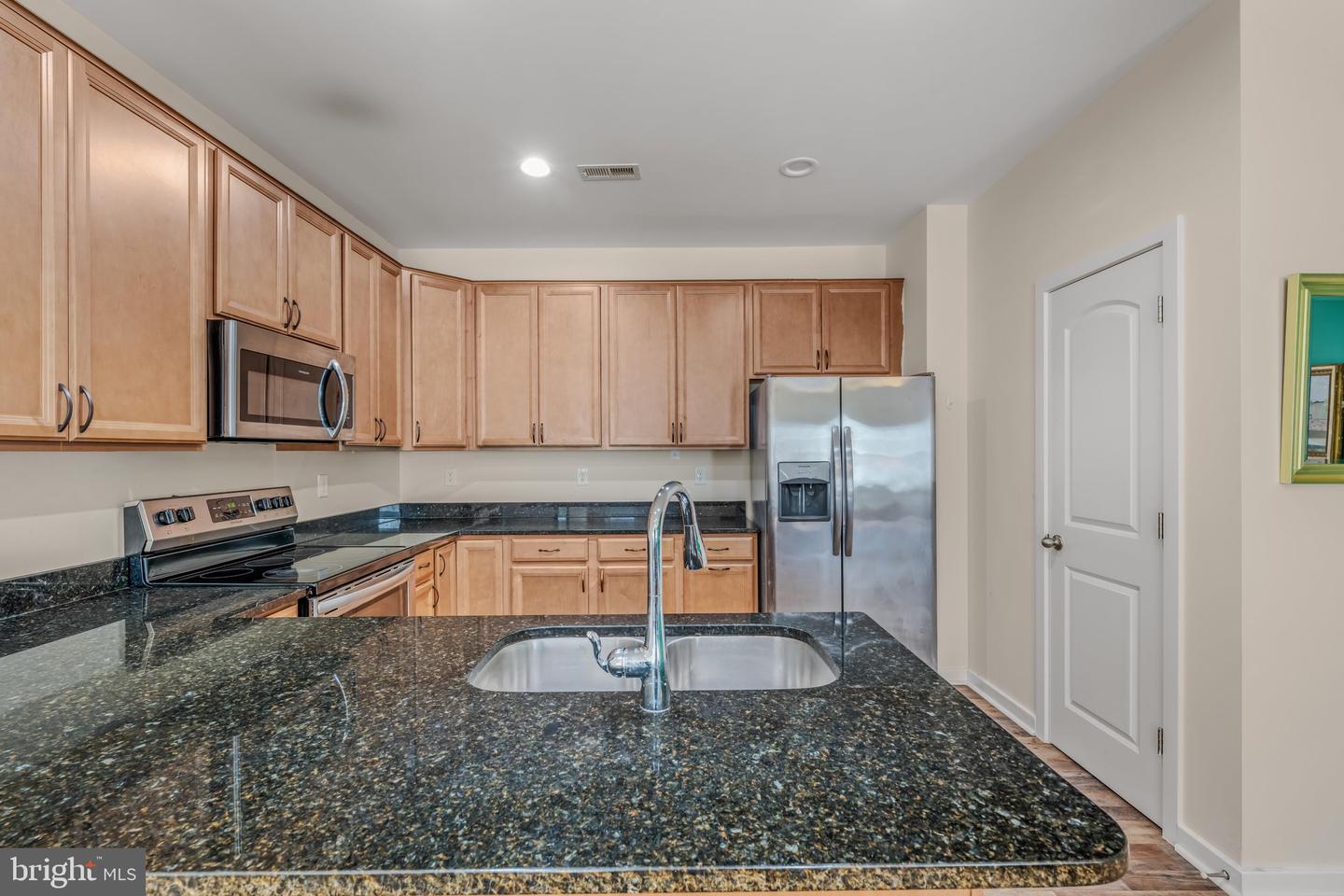 34 Polygon Pl Property Photo 8