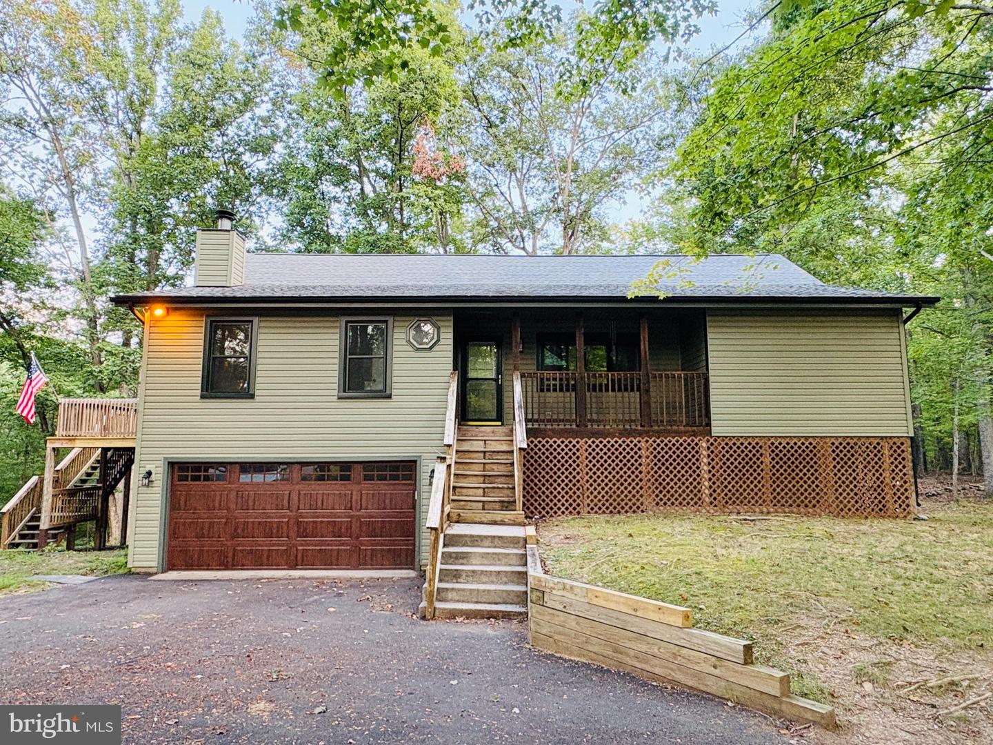 4 PEACE PIPE LN