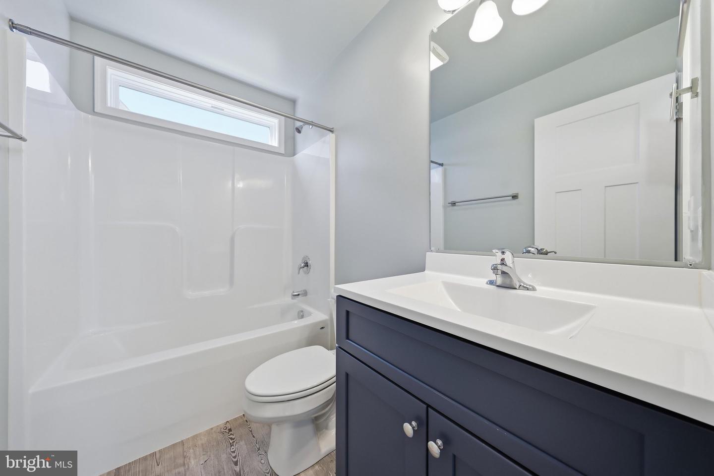 263 Twickenham Dr Property Photo 34