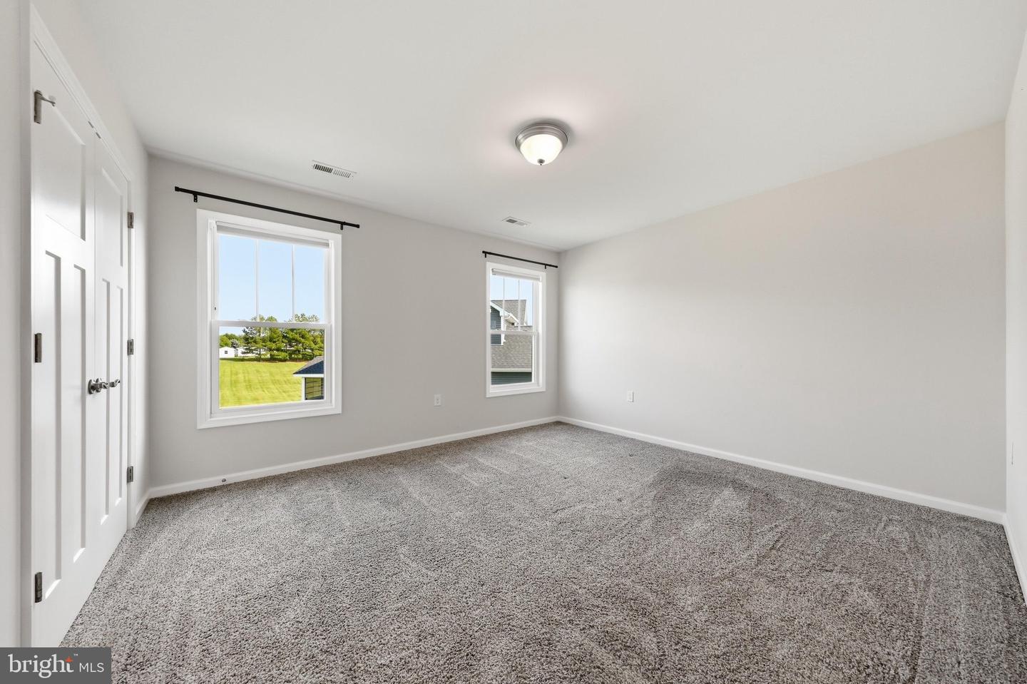 263 Twickenham Dr Property Photo 41