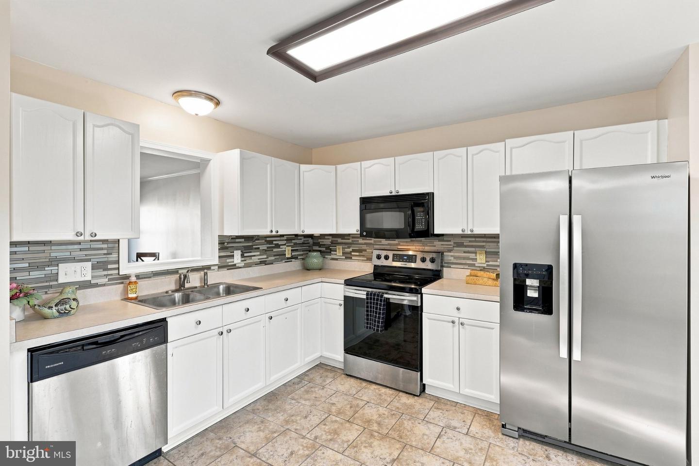 55 Thornberry Dr W Property Photo 8