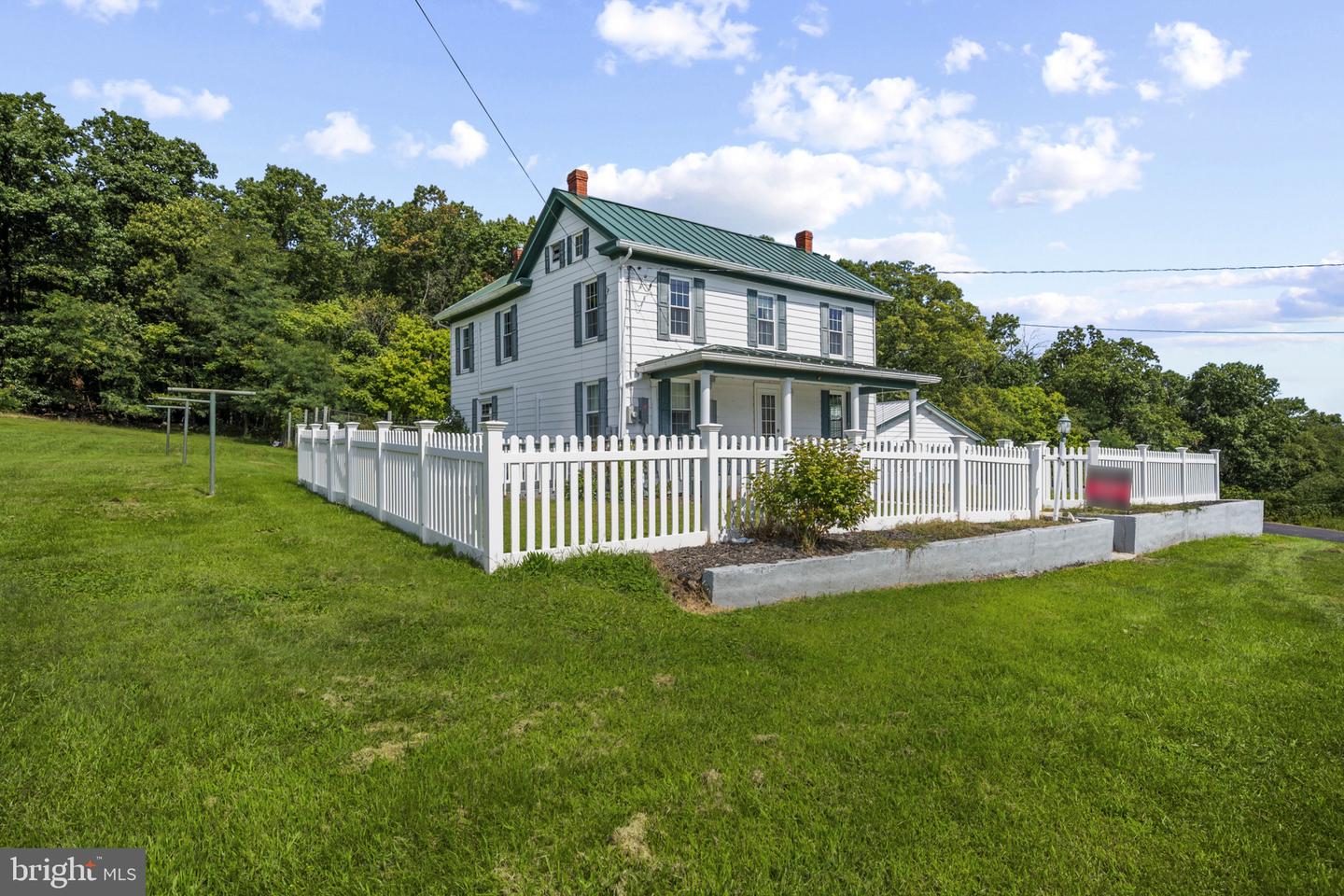 1195 Loop Rd Property Photo 1