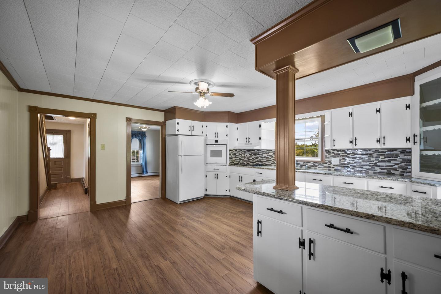 1195 Loop Rd Property Photo 6