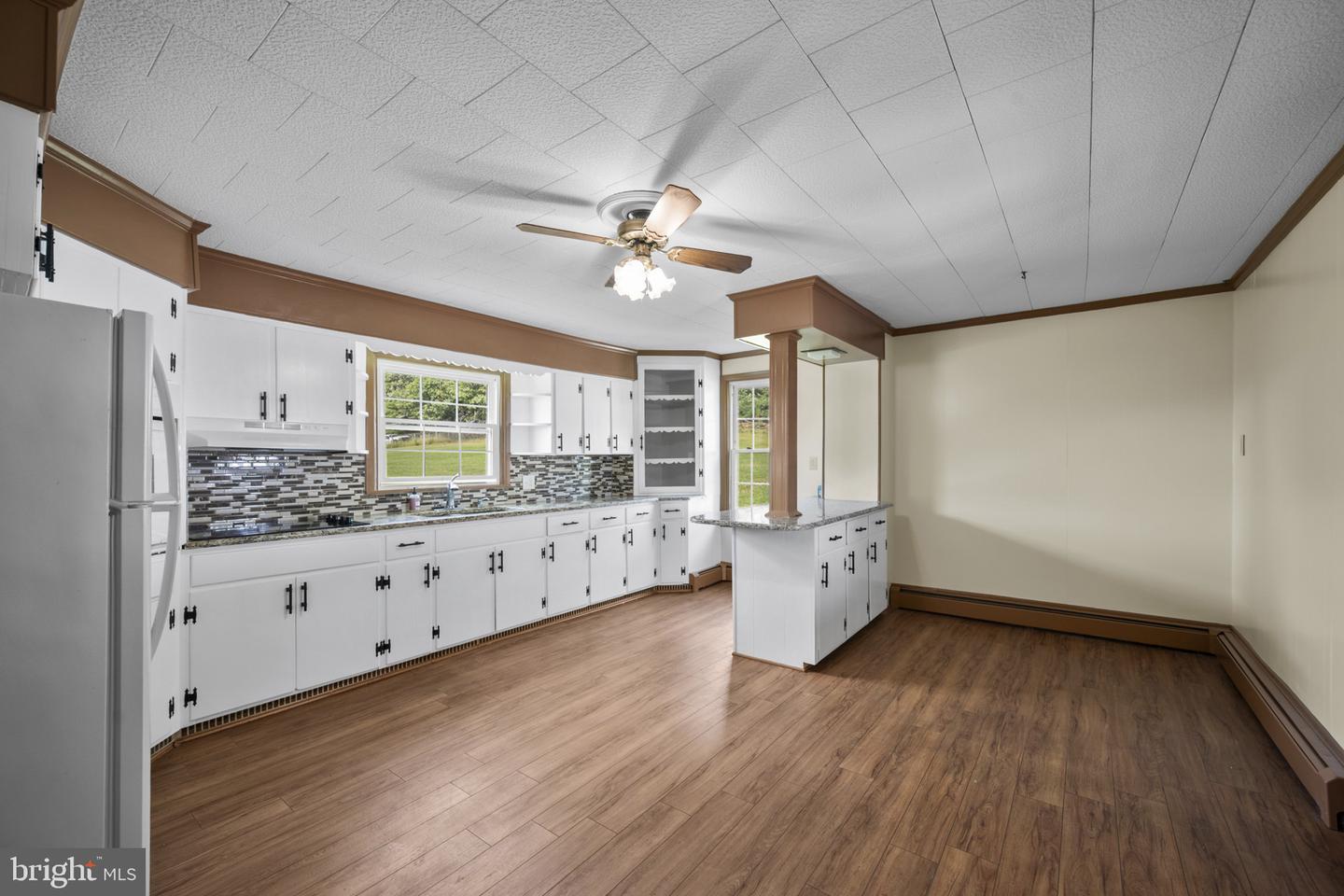 1195 Loop Rd Property Photo 8
