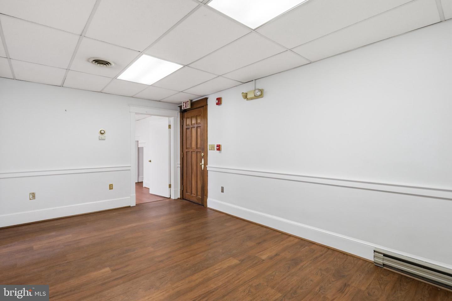 115 W. King St #2nd Floor Property Photo 4