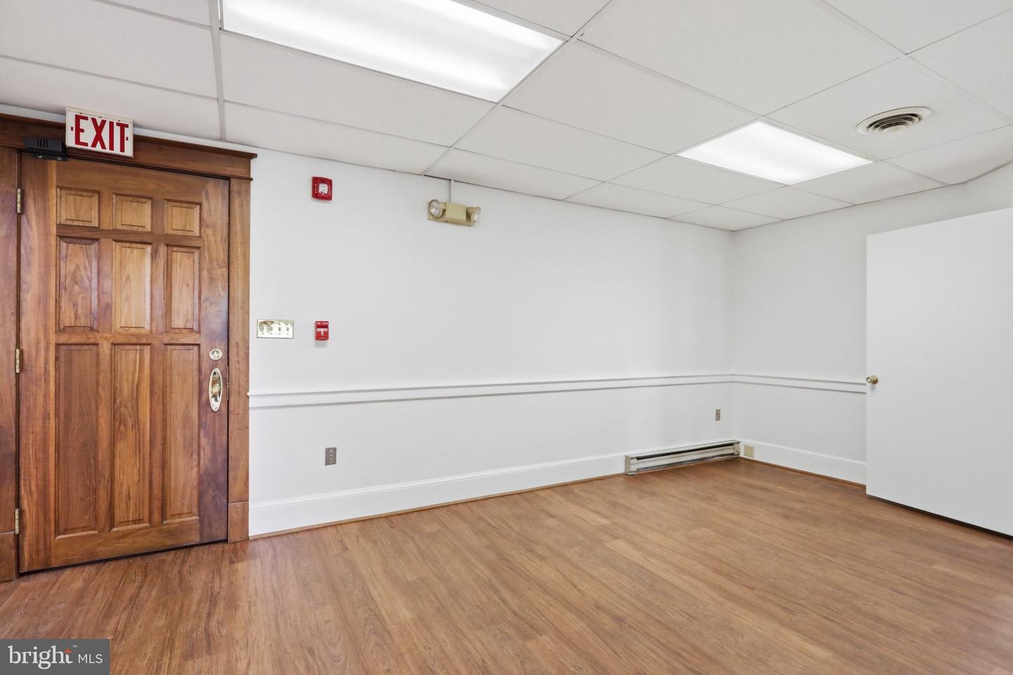 115 W. King St #2nd Floor Property Photo 5