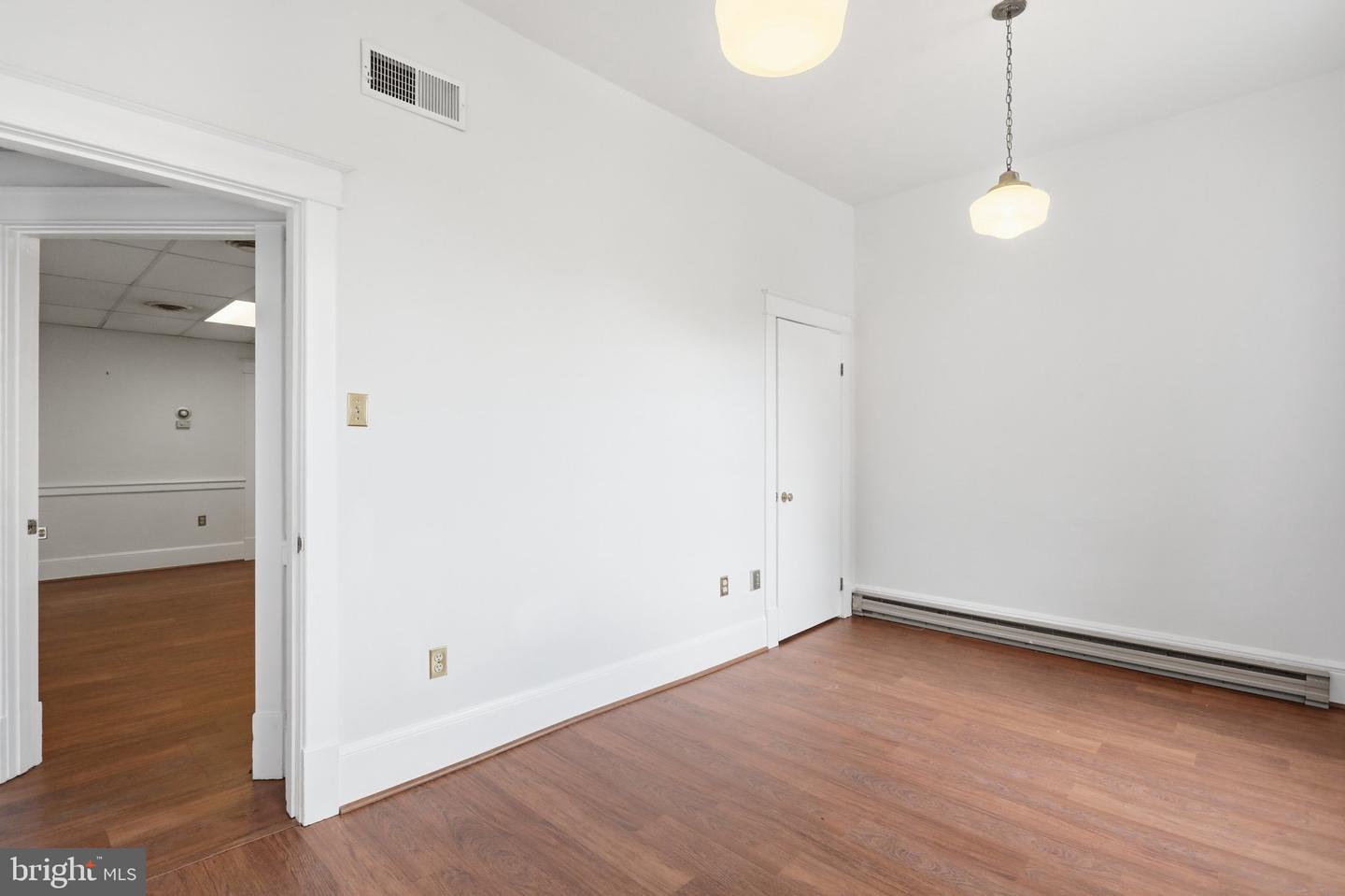 115 W. King St #2nd Floor Property Photo 14