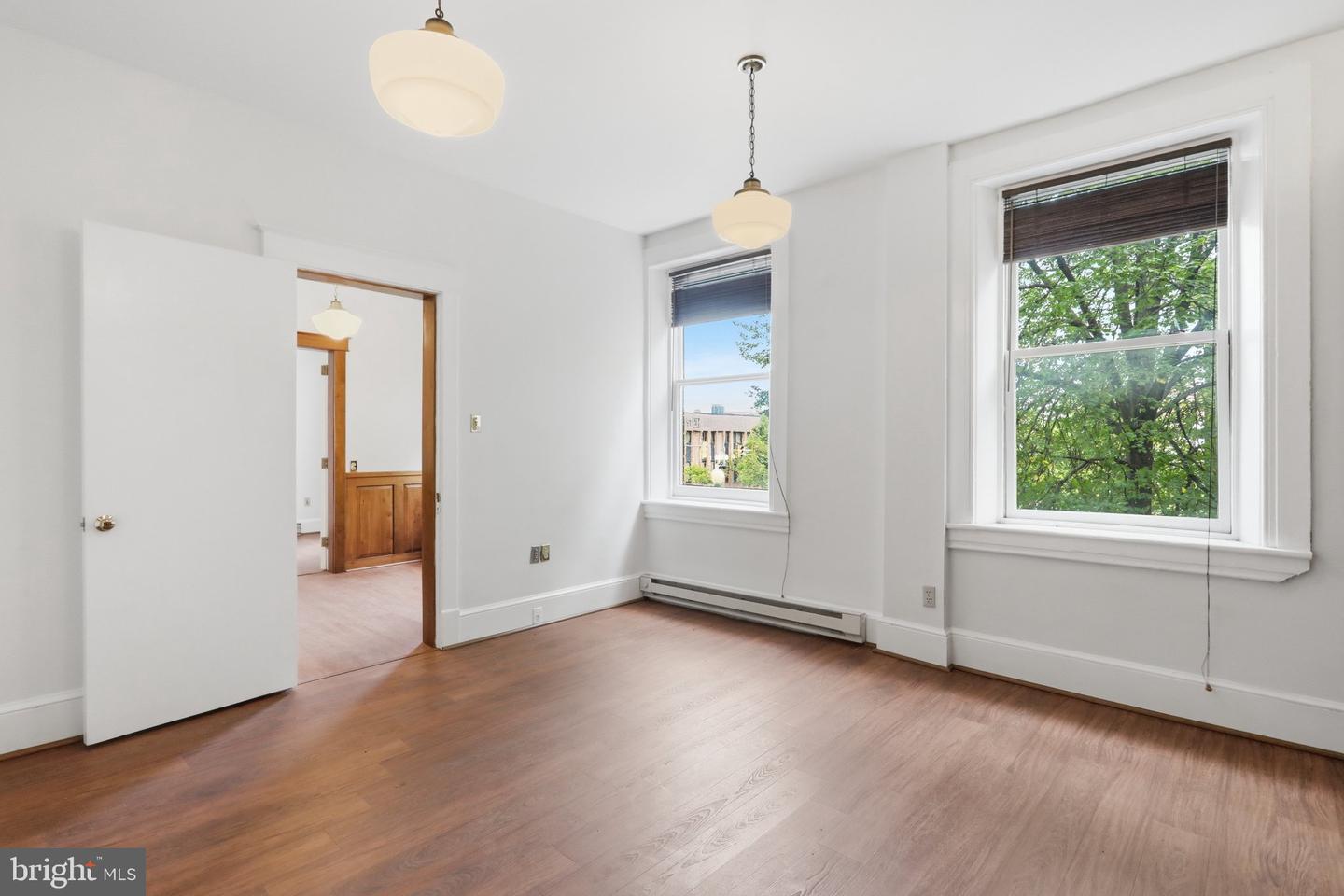 115 W. King St #2nd Floor Property Photo 17