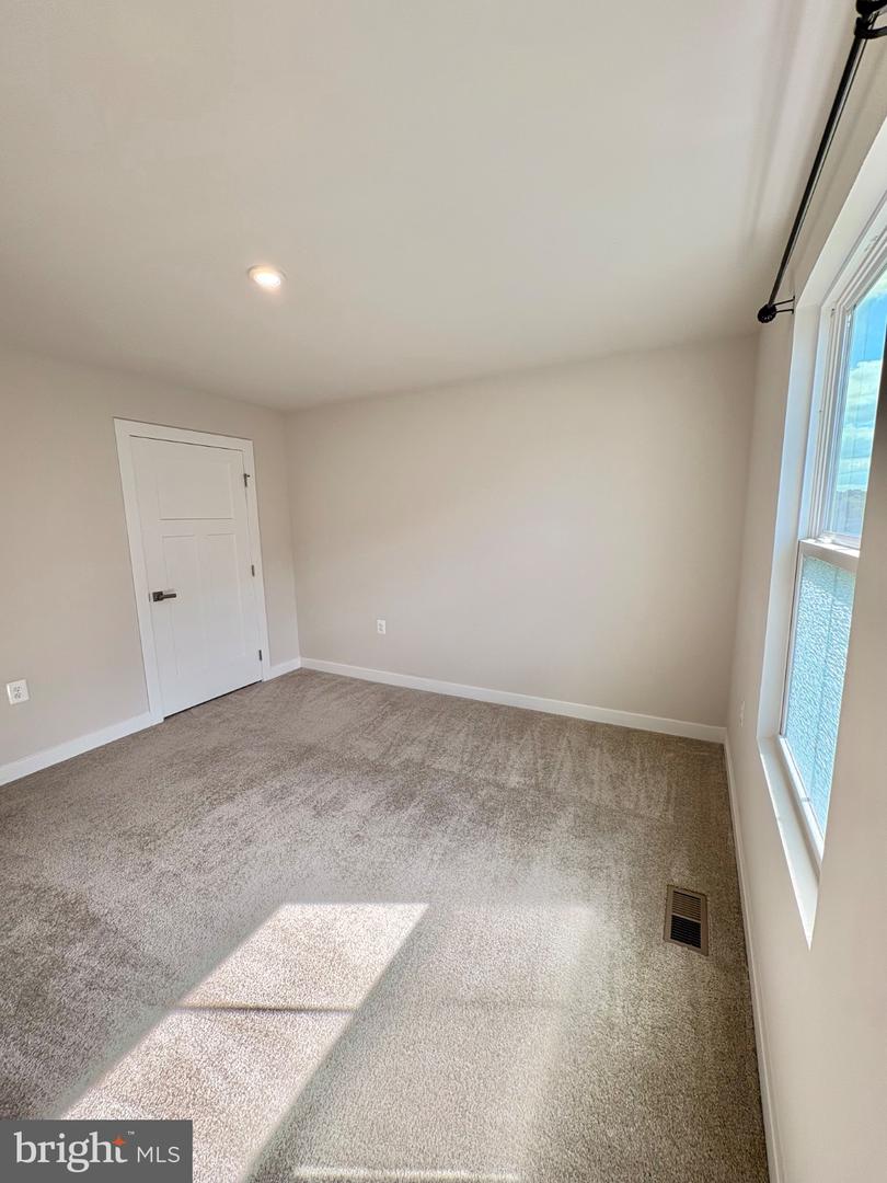 73 Perspective Pl Property Photo 27