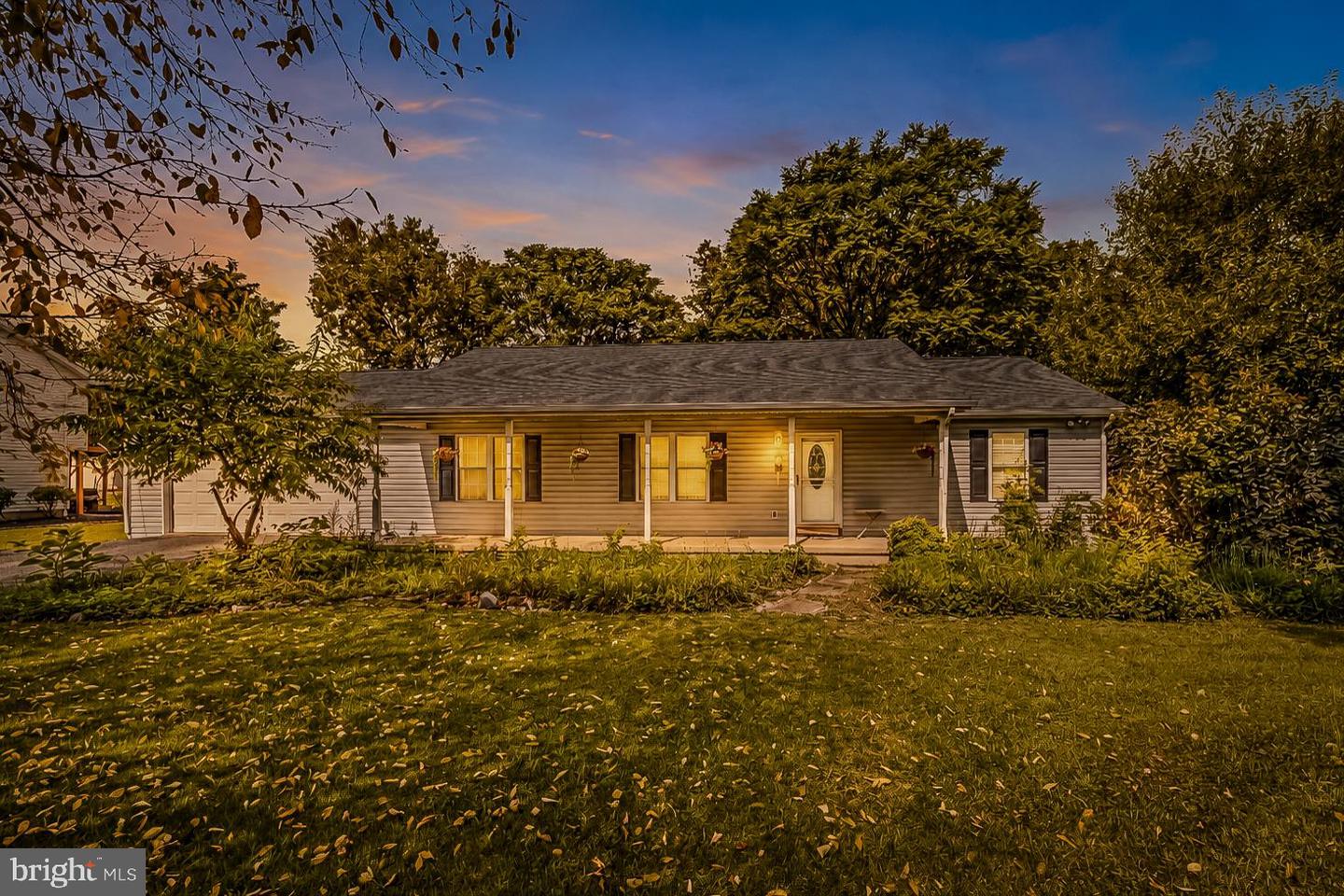 455 Willis Dr Property Photo 1