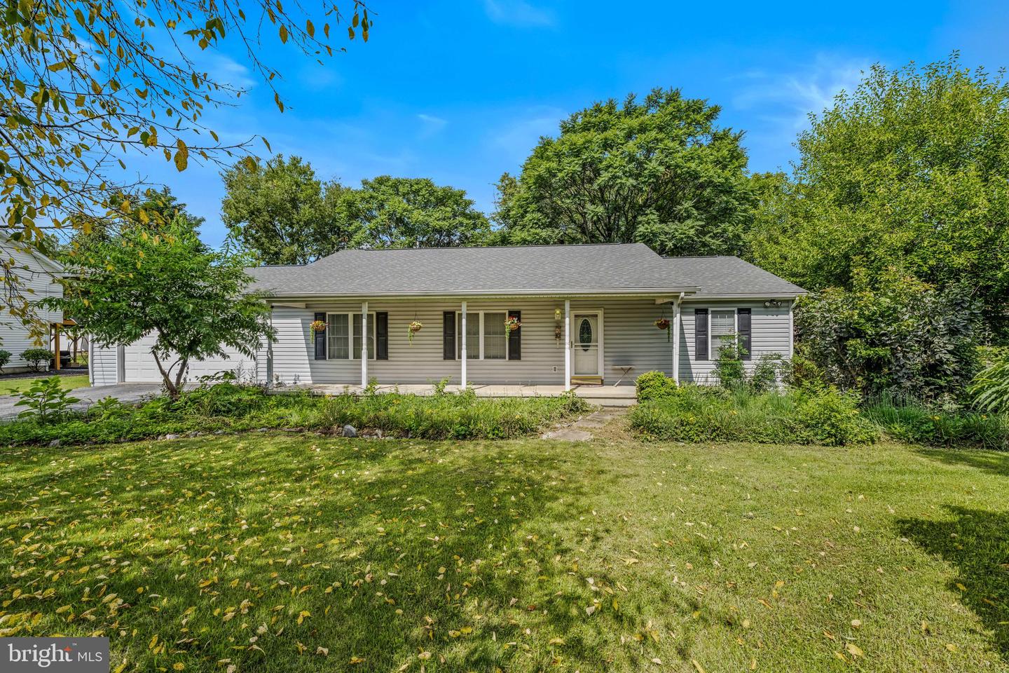 455 Willis Dr Property Photo 3