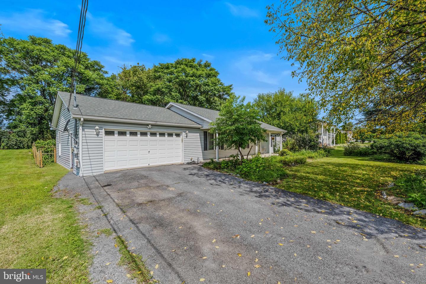 455 Willis Dr Property Photo 4