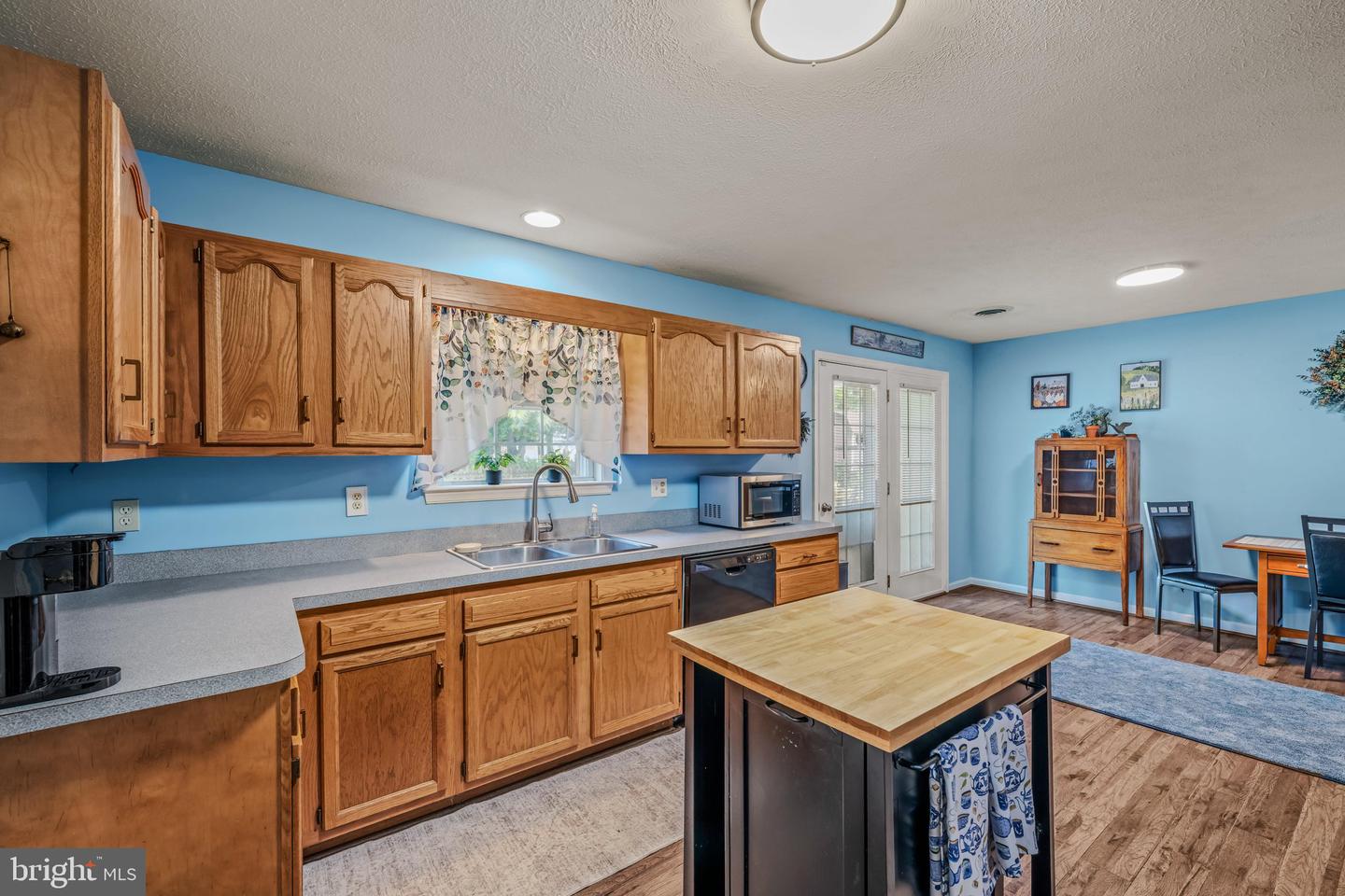 455 Willis Dr Property Photo 13