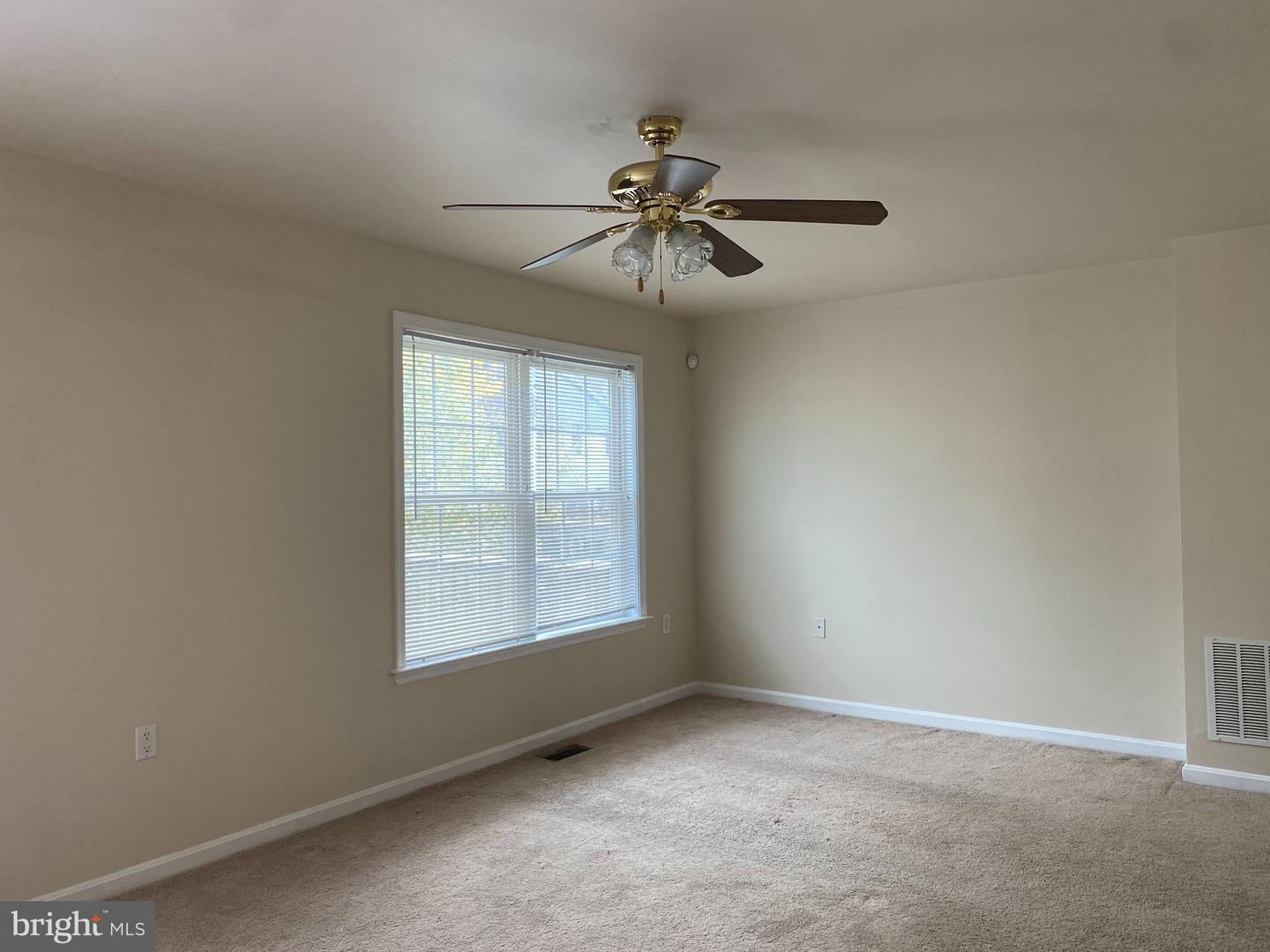 86 Effie Ln Property Photo 6