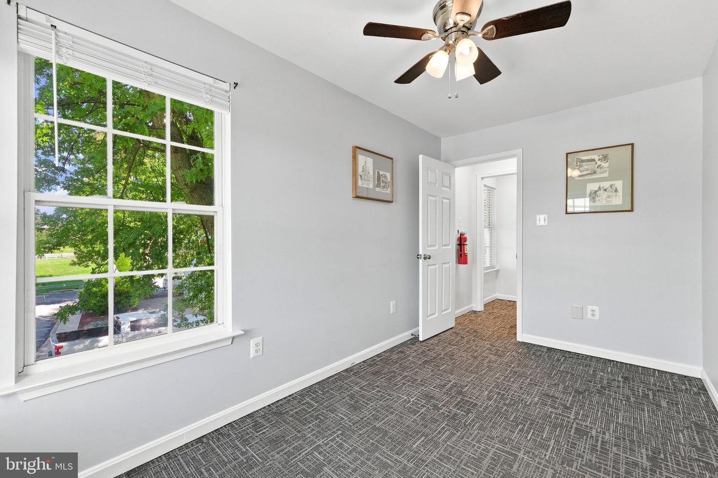 1800 W King St W #office Property Photo 14