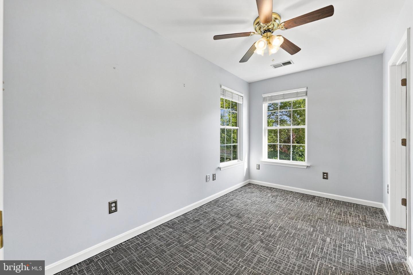 1800 W King St W #office Property Photo 16