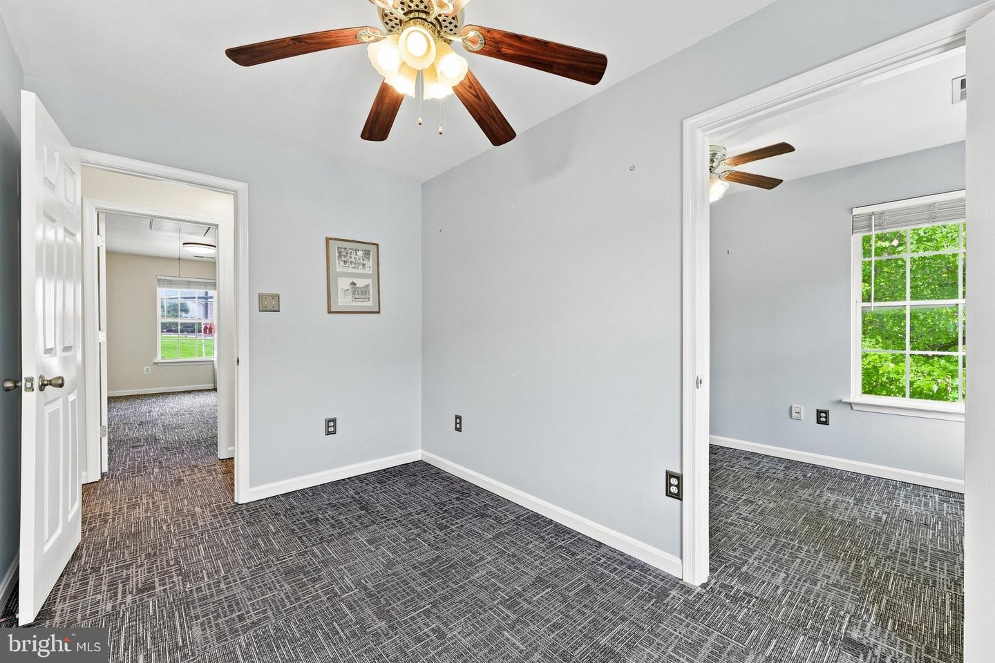 1800 W King St W #office Property Photo 18