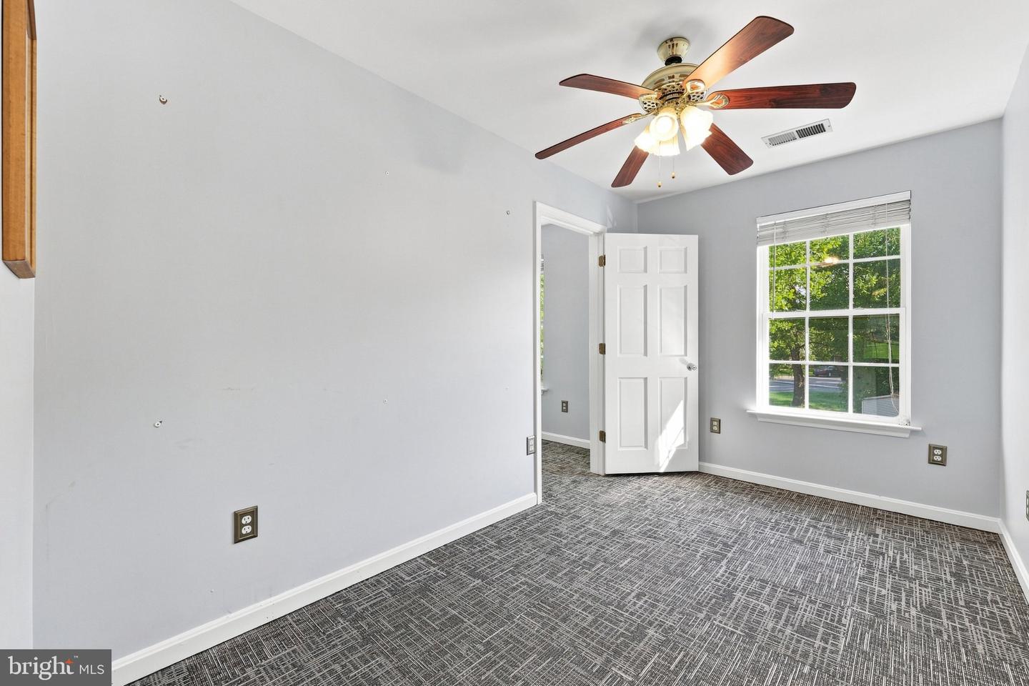 1800 W King St W #office Property Photo 19