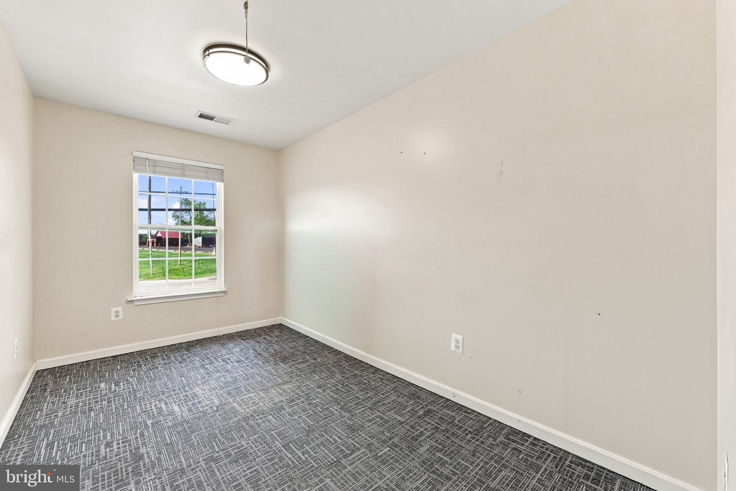 1800 W King St W #office Property Photo 20