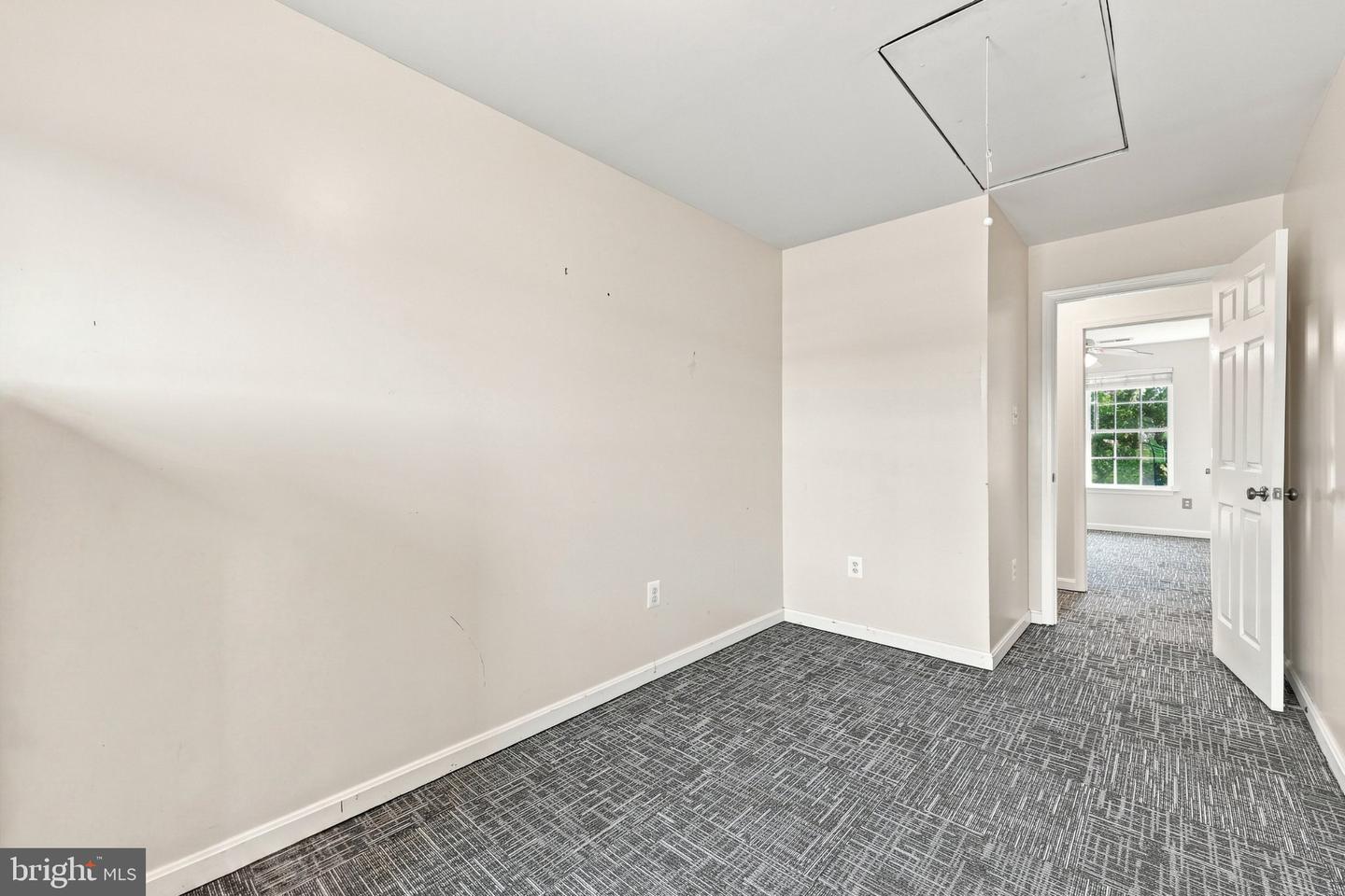 1800 W King St W #office Property Photo 21