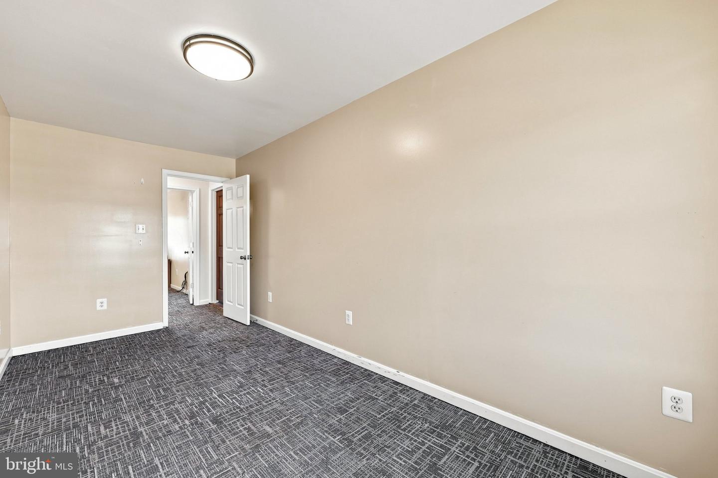 1800 W King St W #office Property Photo 23