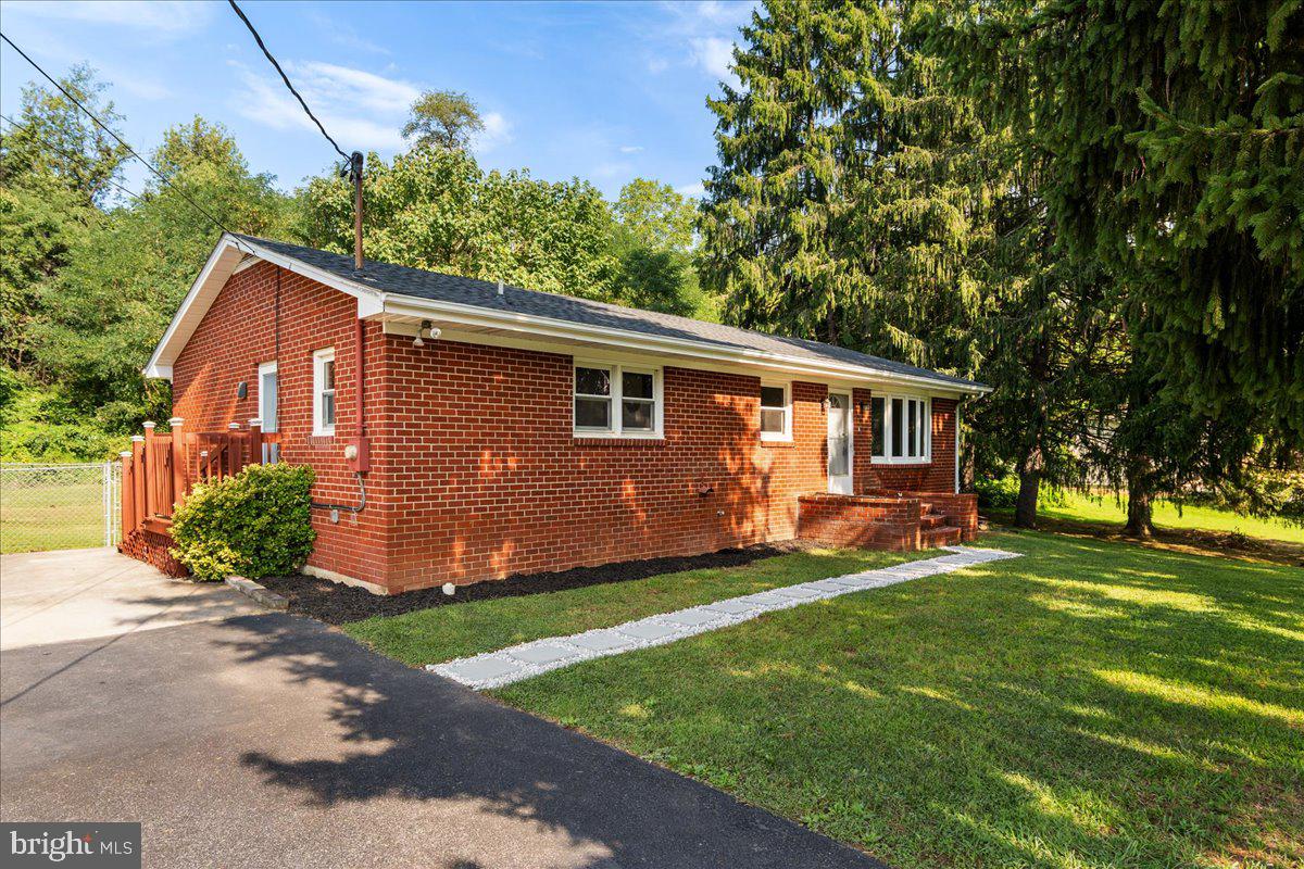 116 SHELLBARK LN Property Photo 1