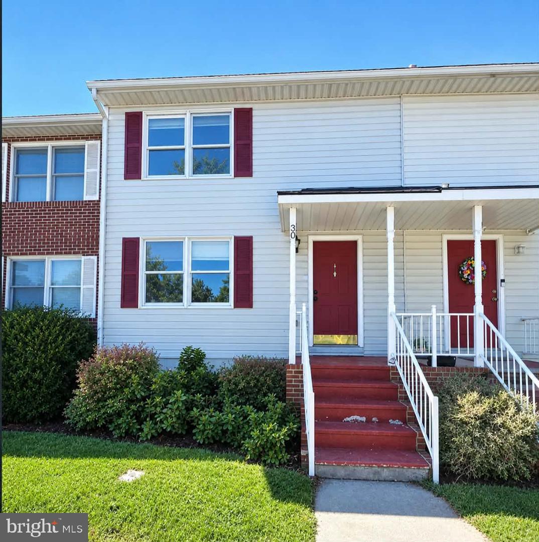 30 WALDECK CT