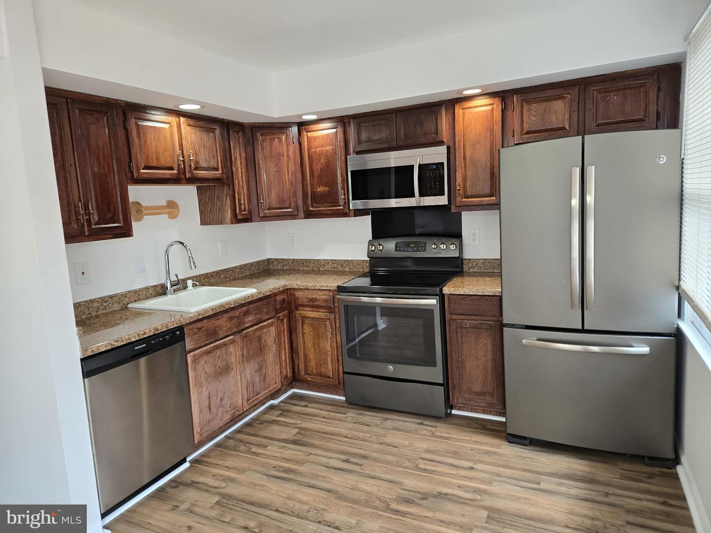 30 Waldeck Ct Property Photo 3