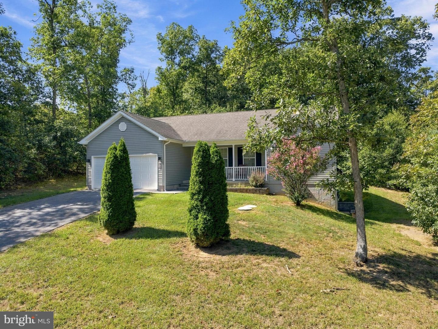 216 Executive Way Property Photo 2