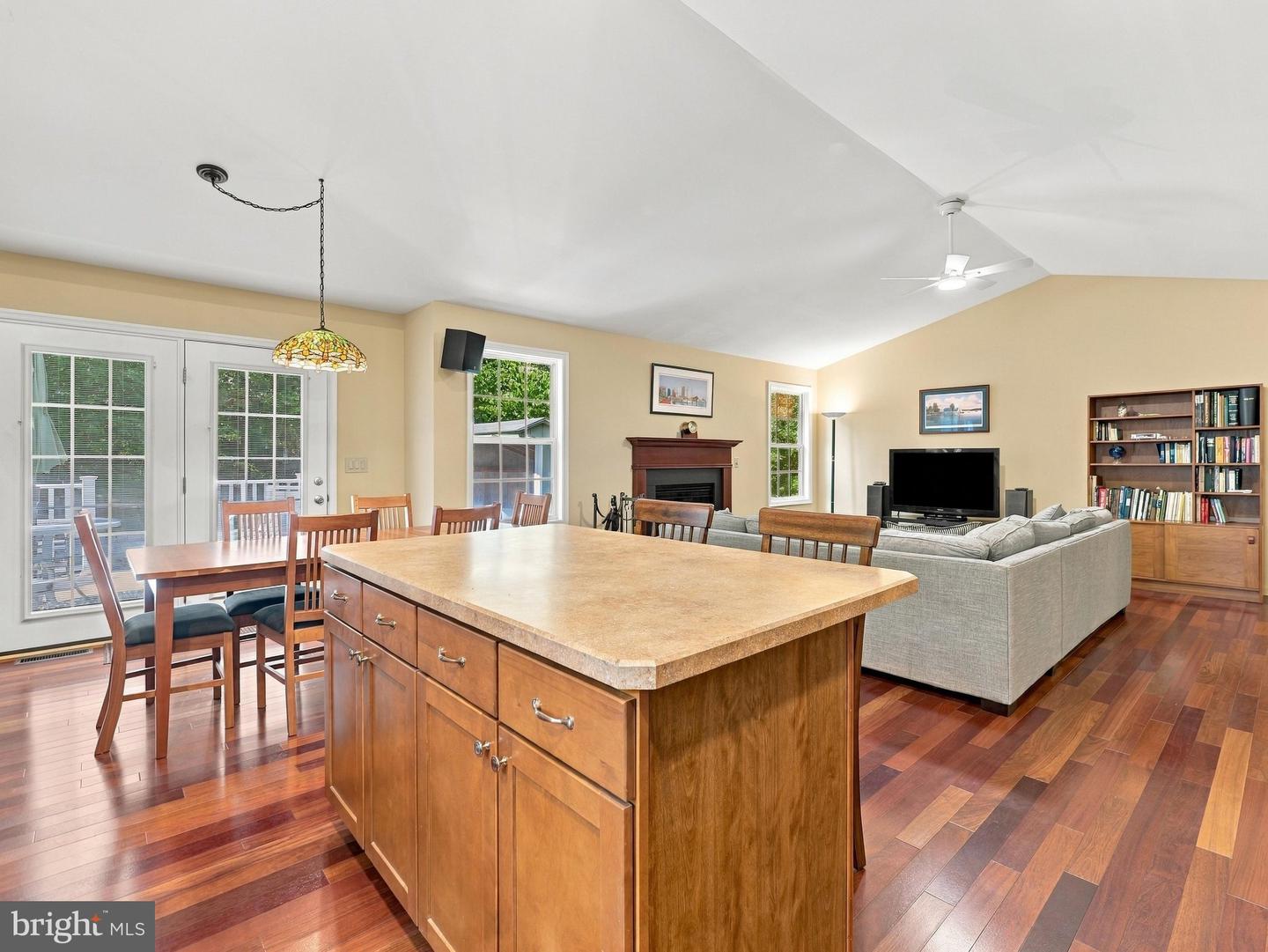 216 Executive Way Property Photo 11
