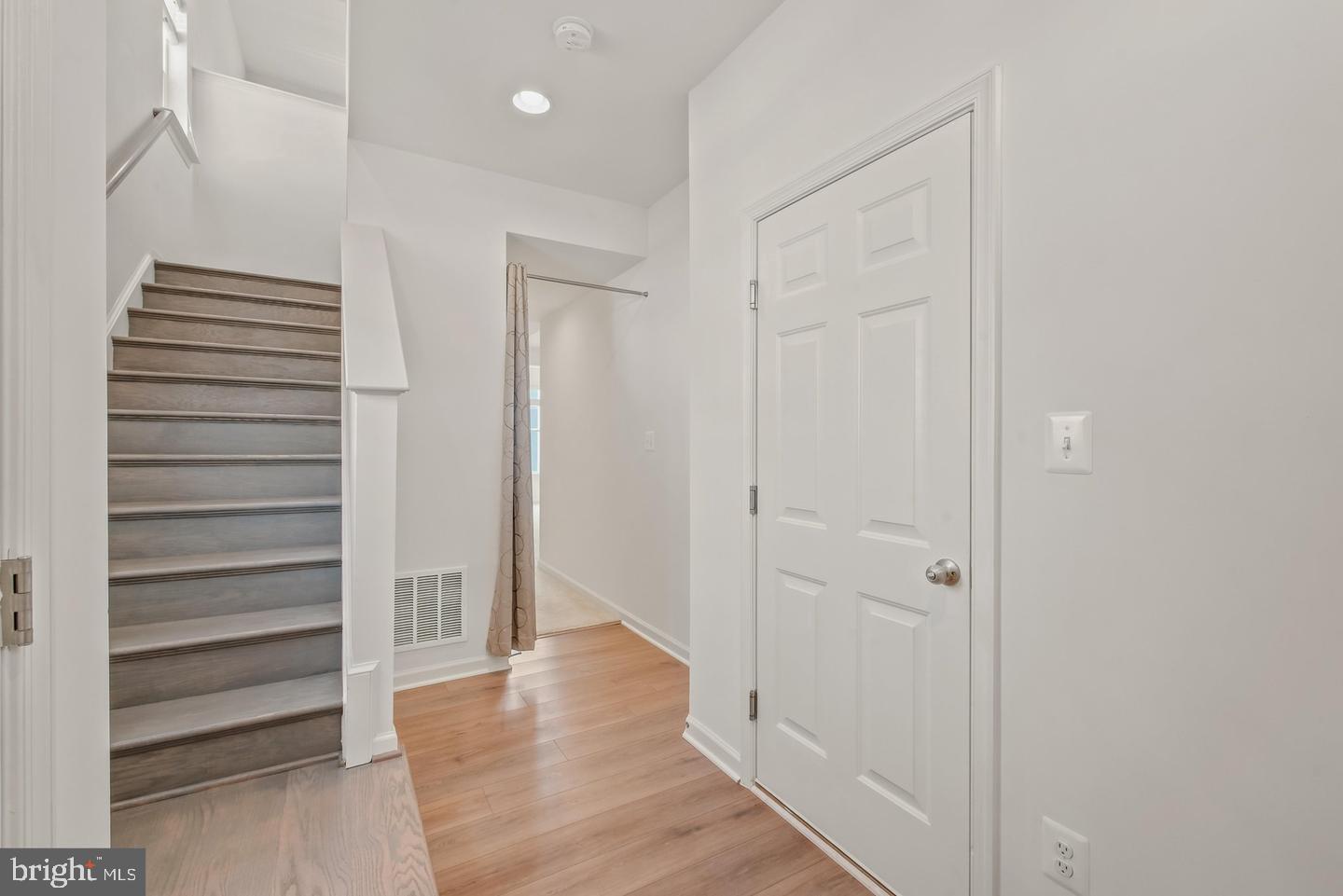 242 Charterhouse St Property Photo 3