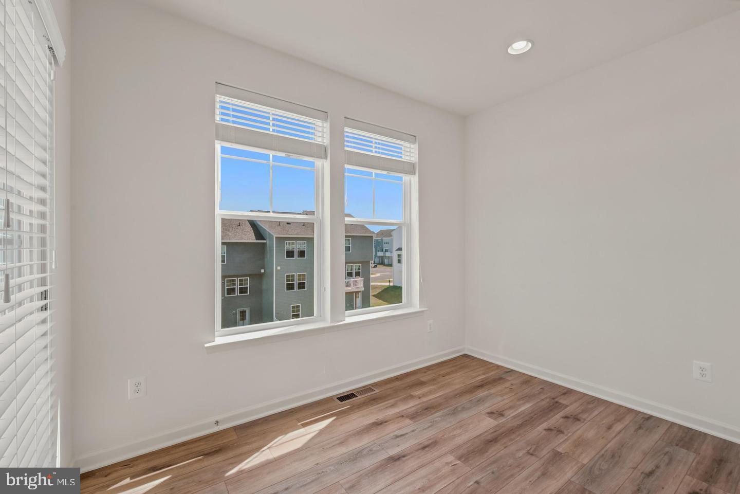 242 Charterhouse St Property Photo 11