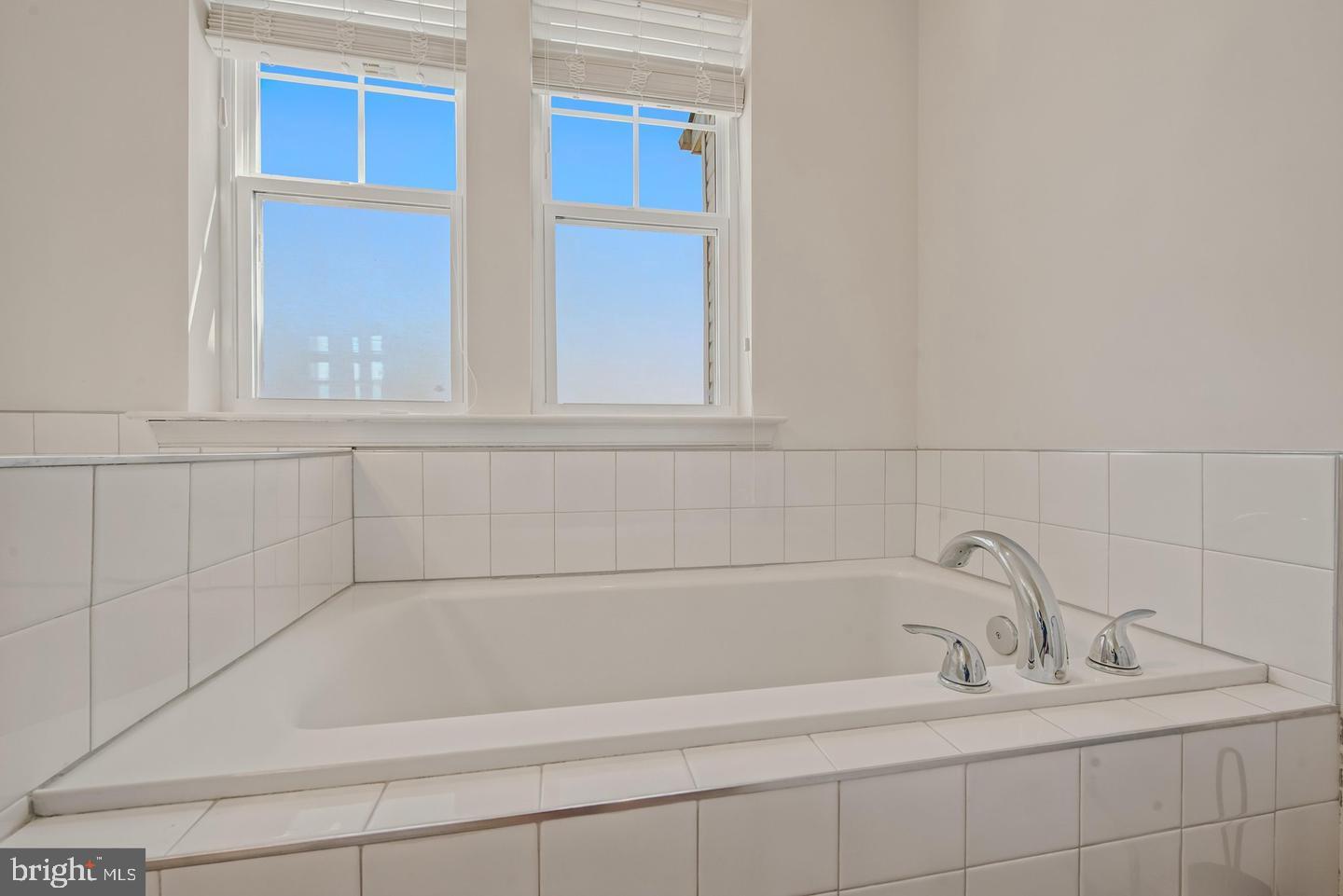 242 Charterhouse St Property Photo 24