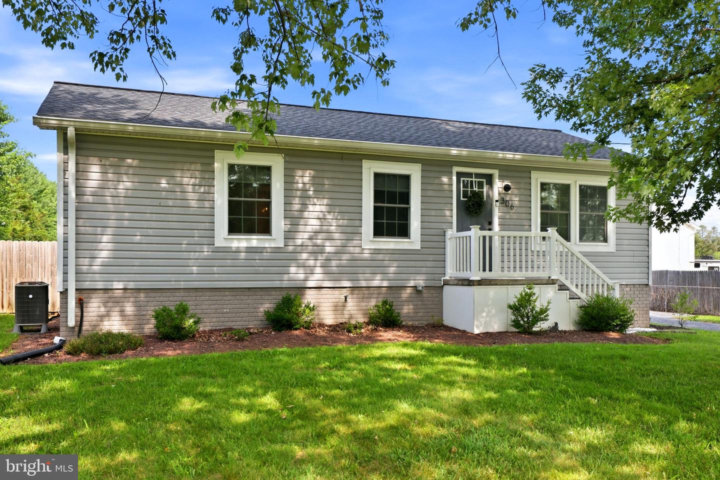 306 Fegan Rd Property Photo 1