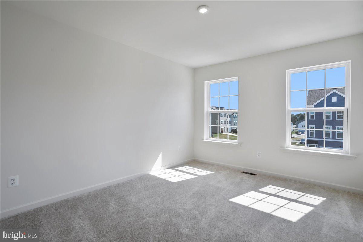 64 Stafford Pl Property Photo 9