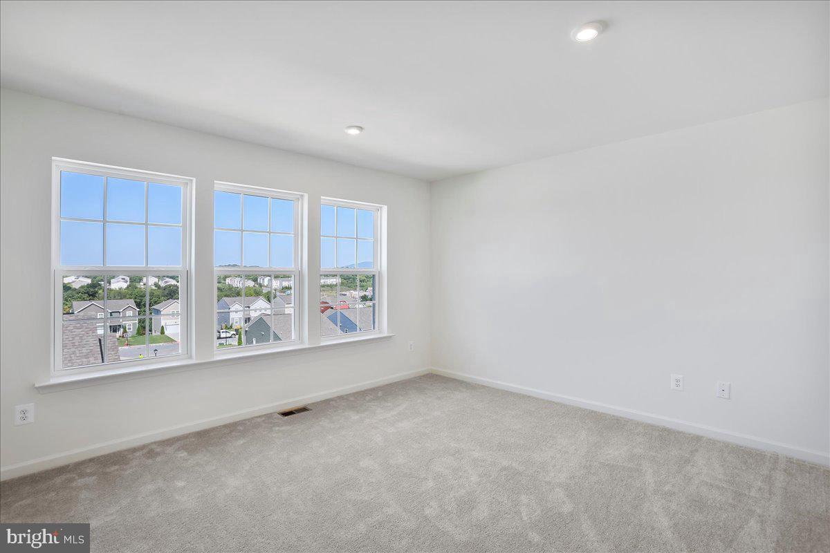 64 Stafford Pl Property Photo 11