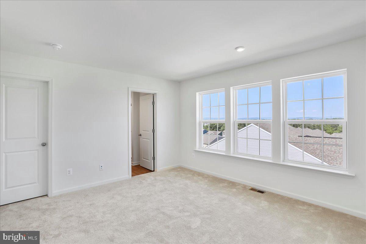 64 Stafford Pl Property Photo 13