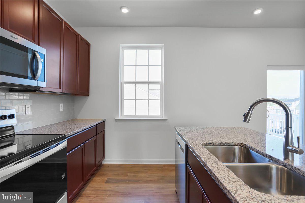 64 Stafford Pl Property Photo 28
