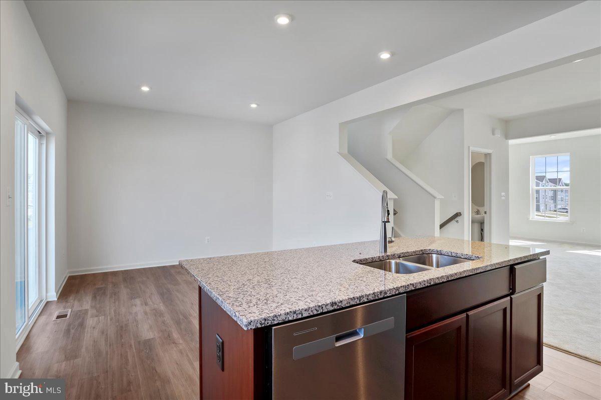 64 Stafford Pl Property Photo 30