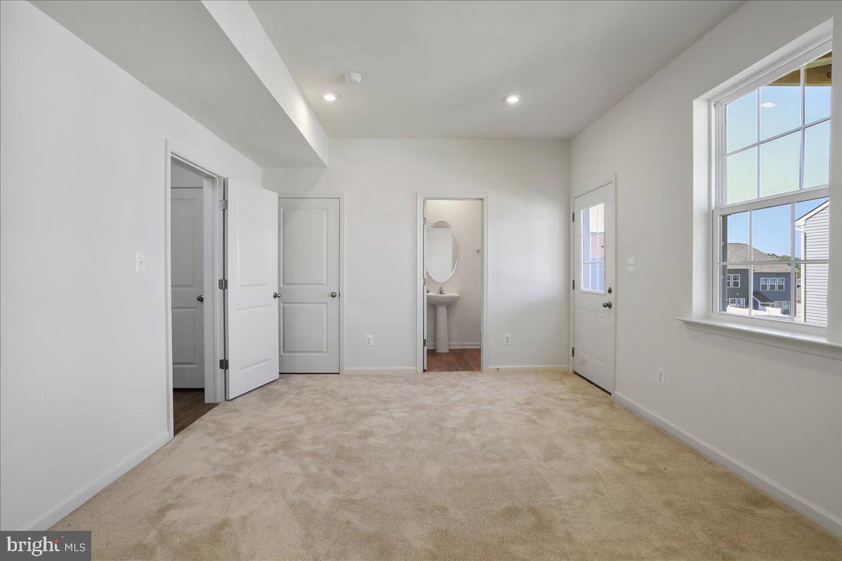64 Stafford Pl Property Photo 36