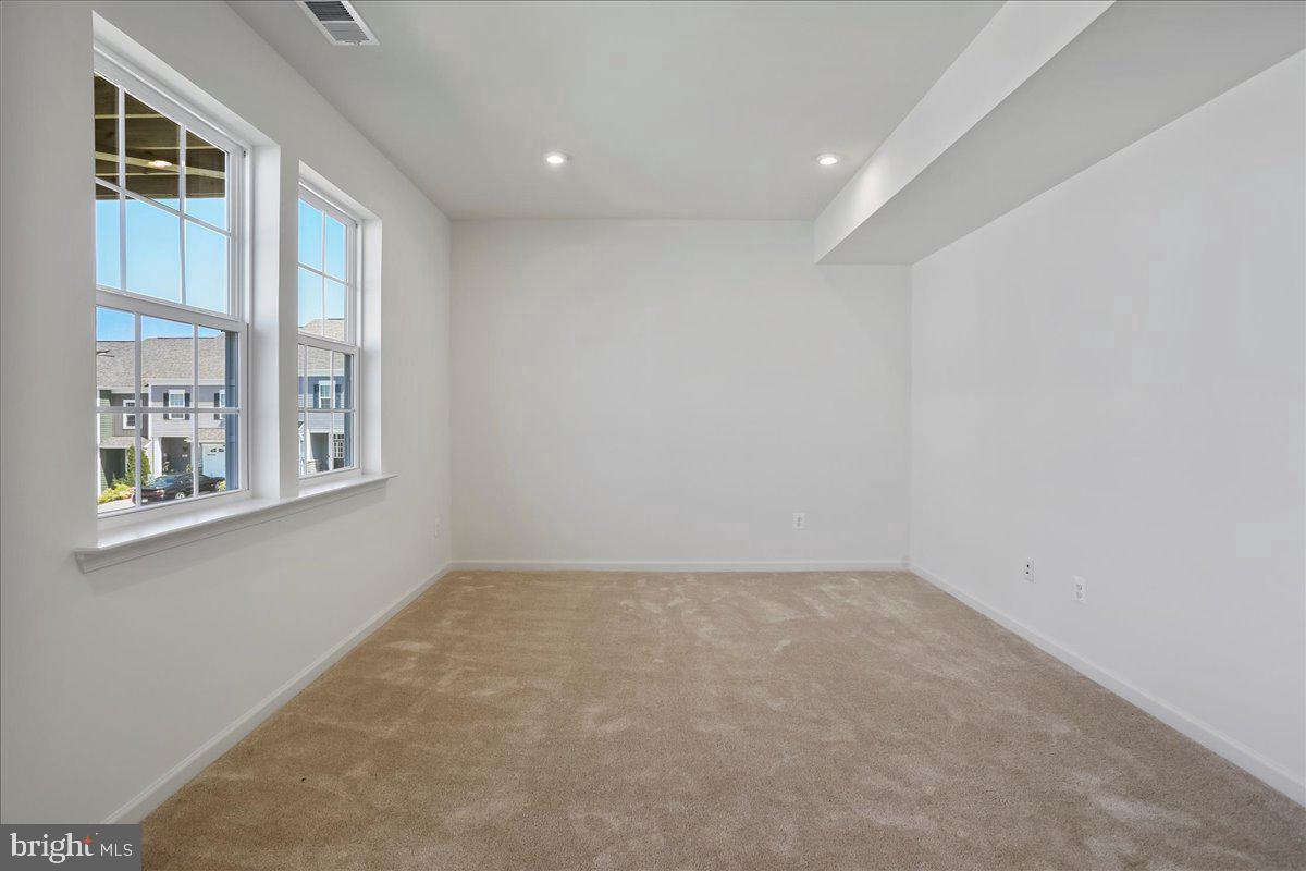 64 Stafford Pl Property Photo 37