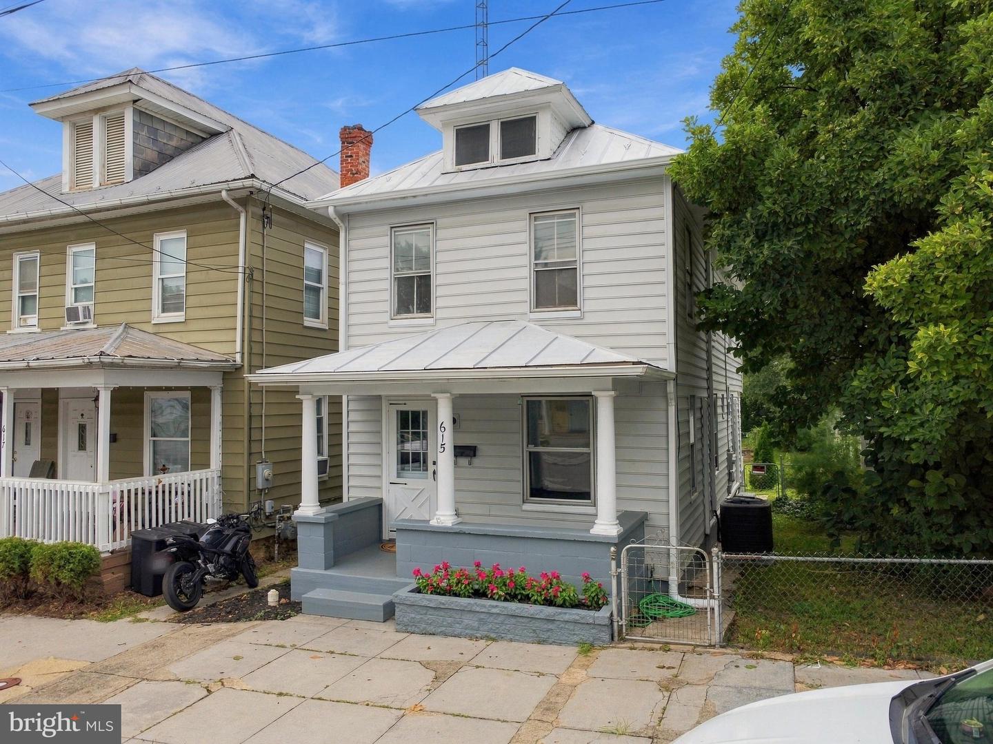 615 Virginia Ave Property Photo 2