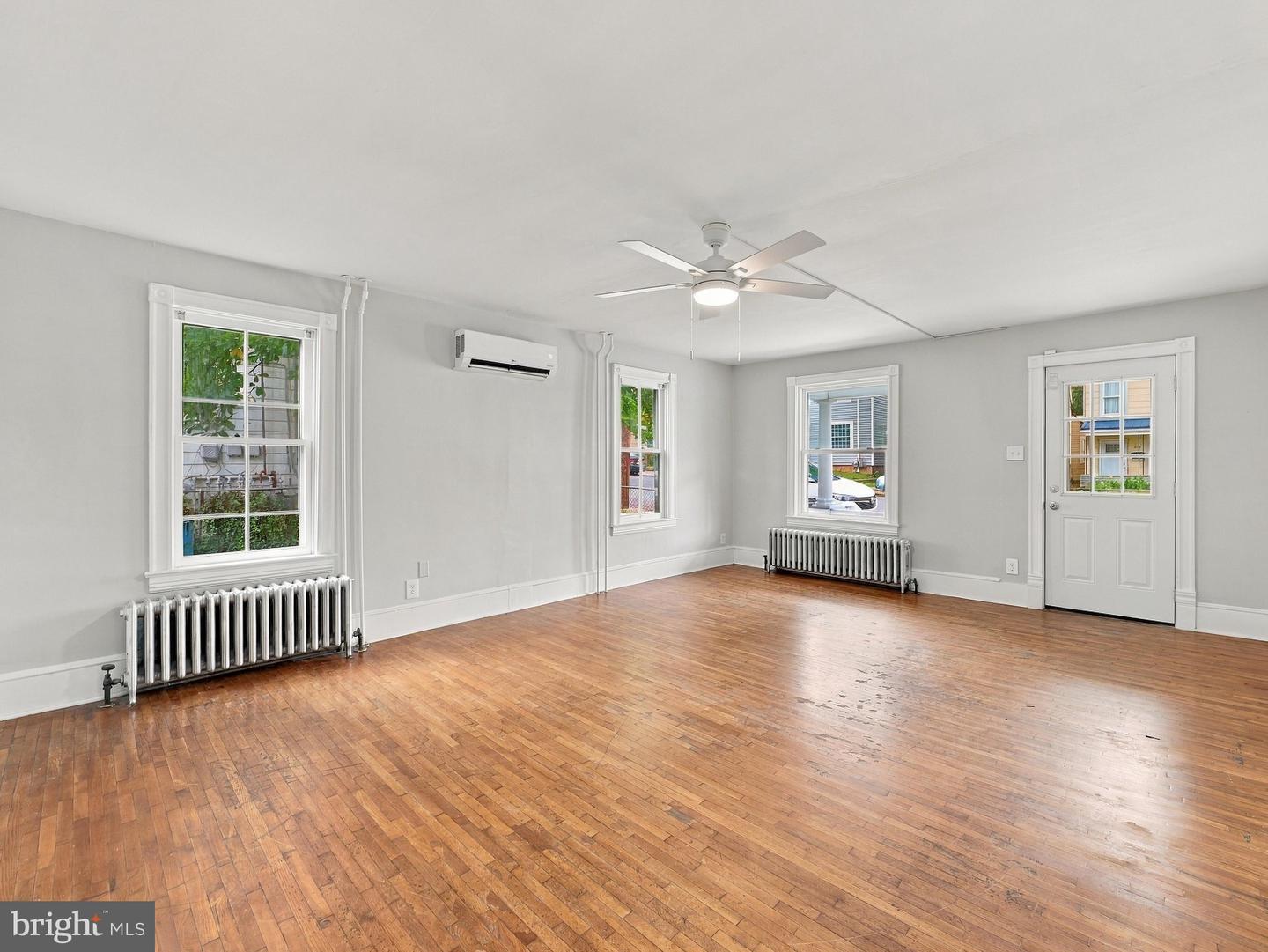 615 Virginia Ave Property Photo 8